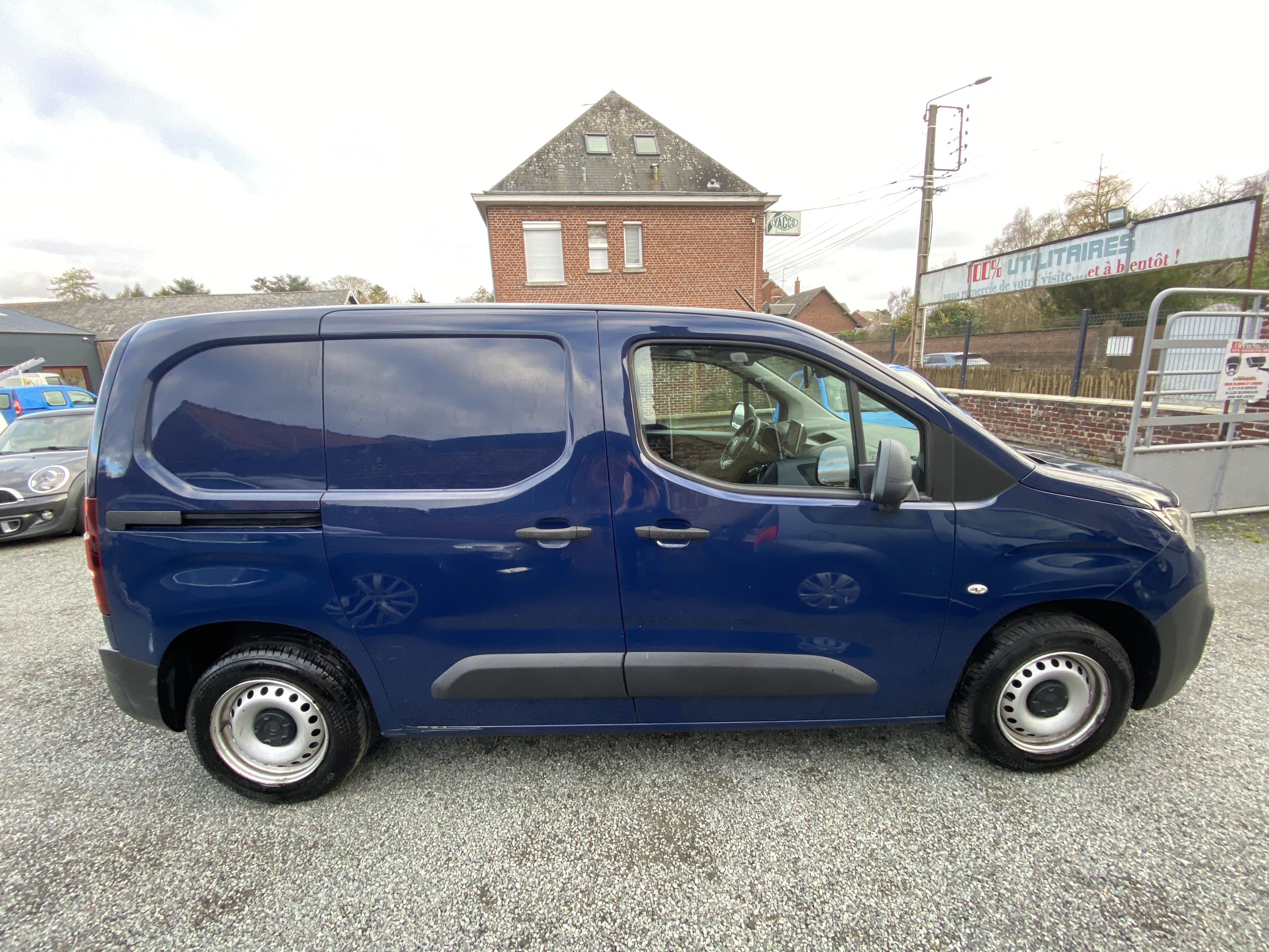 Miniature du véhicule